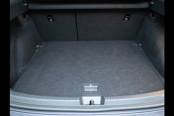 Volkswagen Taigo 1.0 TSI Business Comfort Edition | Stoelverwarming | PDC V+A | Airco | Led | DAB | Apple Carplay, Android auto, All season banden