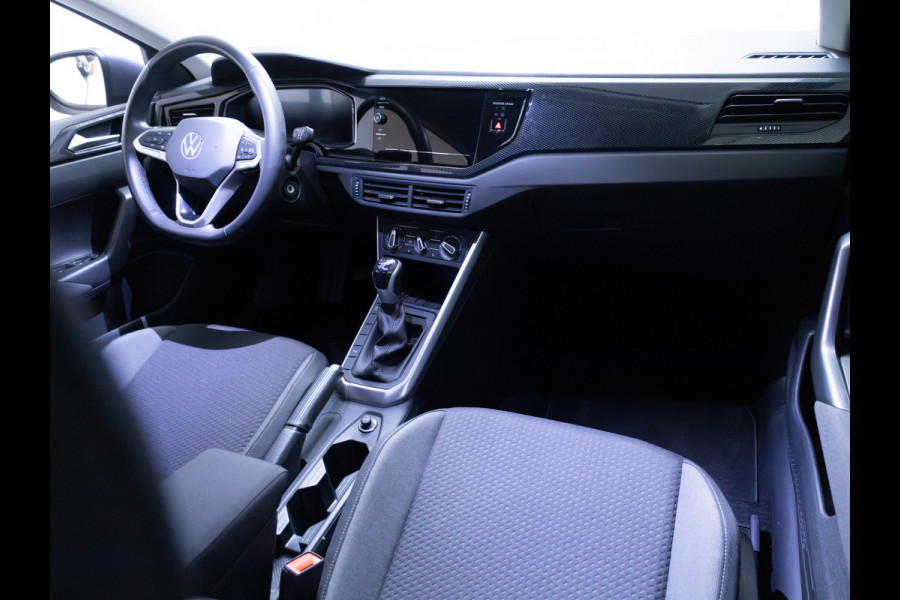 Volkswagen Taigo 1.0 TSI Business Comfort Edition | Stoelverwarming | PDC V+A | Airco | Led | DAB | Apple Carplay, Android auto, All season banden