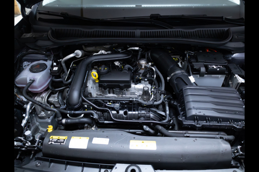 Volkswagen Taigo 1.0 TSI Business Comfort Edition | Stoelverwarming | PDC V+A | Airco | Led | DAB | Apple Carplay, Android auto, All season banden