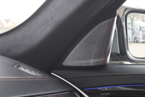 BMW M5 4.4 V8 600pk | B&W | 360 | Carbon| ACC | HUD | Soft Close