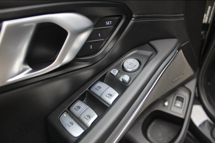 BMW 3-serie 330e xDrive M-Sport Shadow | Pano | Laser | Memory | HK | HUD