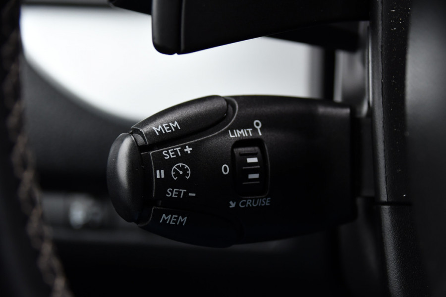 Opel Vivaro 2.0 CDTI L3H1 DC Black Edition Camera, Cruise, Carplay, Stoelverwarming, 2 x Schuifdeur, Sensoren, Clima, Trekhaak, multimedia, Uniek!