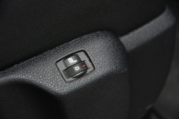 Opel Vivaro 2.0 CDTI L3H1 DC Black Edition Camera, Cruise, Carplay, Stoelverwarming, 2 x Schuifdeur, Sensoren, Clima, Trekhaak, multimedia, Uniek!