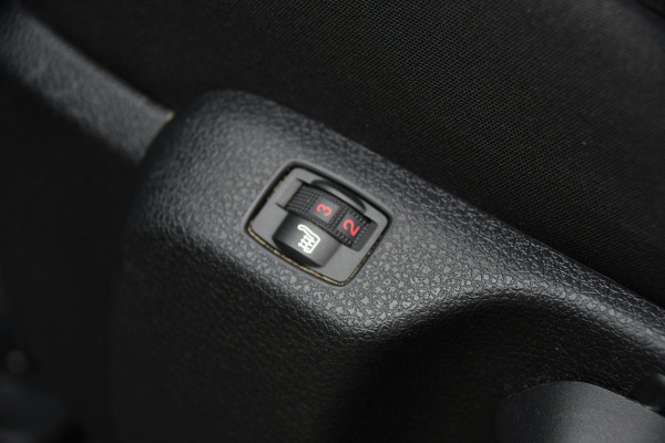 Opel Vivaro 2.0 CDTI L3H1 DC Black Edition Camera, Cruise, Carplay, Stoelverwarming, 2 x Schuifdeur, Sensoren, Clima, Trekhaak, multimedia, Uniek!