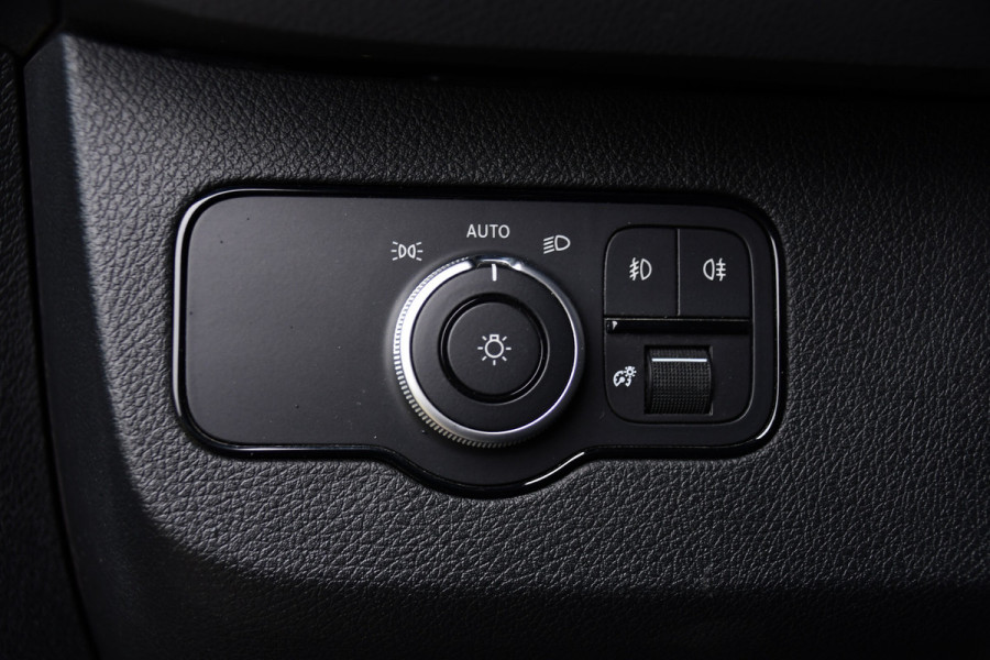 Mercedes-Benz Sprinter 317 1.9 CDI L2H2 RWD AMG Edition Camera, Cruise, Carplay, LED, Trekhaak, Automaat, Mbux, 170pk, Sensoren, Uniek!