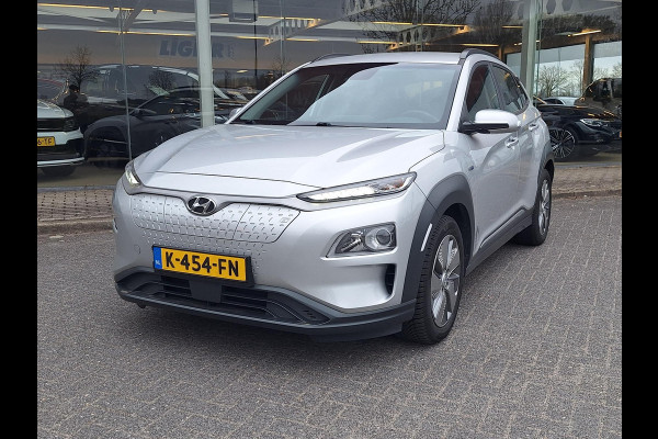 Hyundai Kona EV Comfort 64 kWh | SOH: nnb | 3 fase | Warmtepomp | Adaptive CC | Camera |