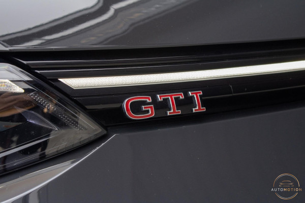 Volkswagen Golf 2.0 TSI GTI Pano Memory IQ Lights Harman Kardon