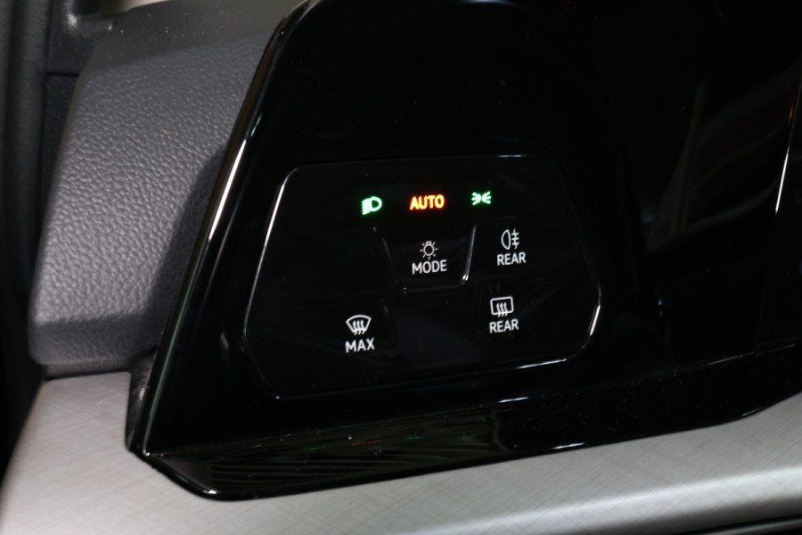 Volkswagen Golf R line 1.0 eTsi 23.000 km Full options Navi Carplay '24