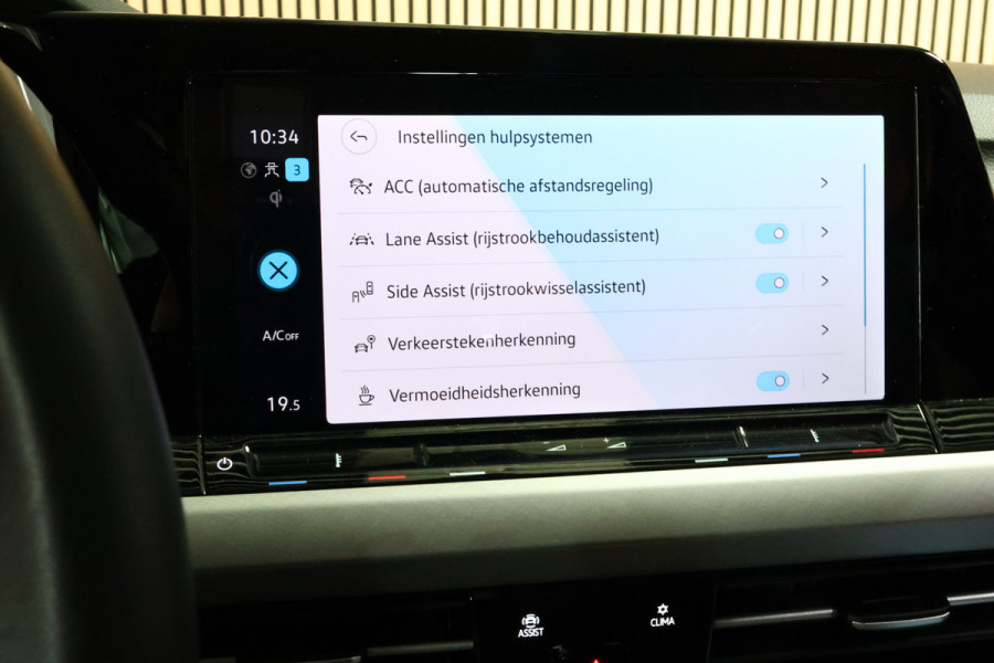 Volkswagen Golf R line 1.0 eTsi 23.000 km Full options Navi Carplay '24