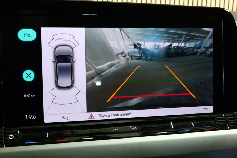 Volkswagen Golf R line 1.0 eTsi 23.000 km Full options Navi Carplay '24