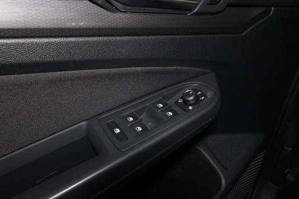 Volkswagen Golf 2.0 TSI GTI 19000 km FULL OPTIONS !! 2023