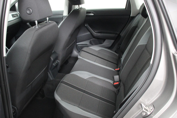 Volkswagen Polo 1.0 TSI DSG Highline Navigatie Apple Carplay / Android Auto Climate Control Cruise control Lichtmetalen Velgen