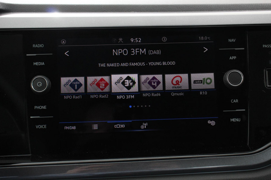 Volkswagen Polo 1.0 TSI DSG Highline Navigatie Apple Carplay / Android Auto Climate Control Cruise control Lichtmetalen Velgen