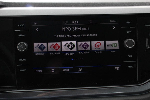 Volkswagen Polo 1.0 TSI DSG Highline Navigatie Apple Carplay / Android Auto Climate Control Cruise control Lichtmetalen Velgen