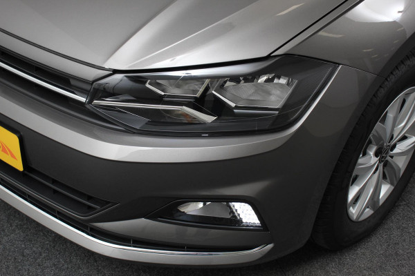 Volkswagen Polo 1.0 TSI DSG Highline Navigatie Apple Carplay / Android Auto Climate Control Cruise control Lichtmetalen Velgen