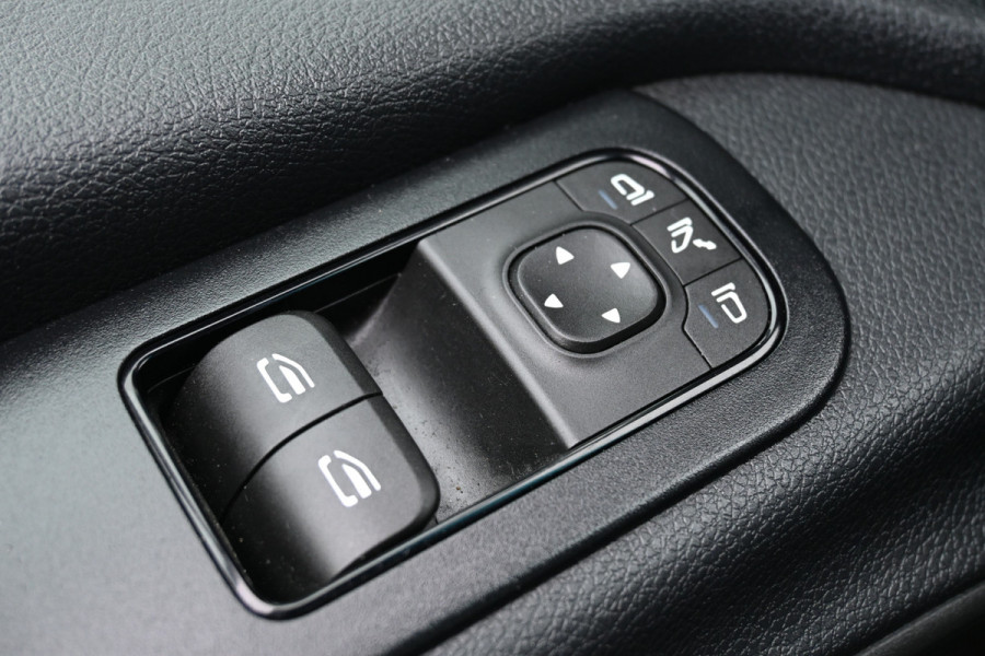 Mercedes-Benz Sprinter 317 CDI Pro DC Open laadbak L2 3500 kg Trekhaak, MBUX met camera, Etc.