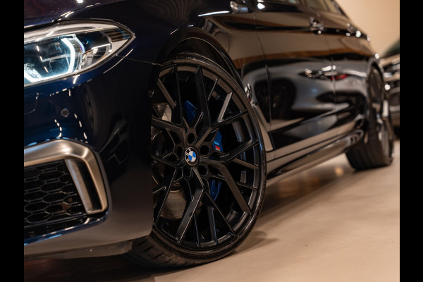BMW 5 Serie M550i xDrive High Executive, Pano, ACC, 360 Cam, Hud, 21" Velgen, Voll Led, H&K, Ambiënte, Digi Dash, Voll Onderhoud