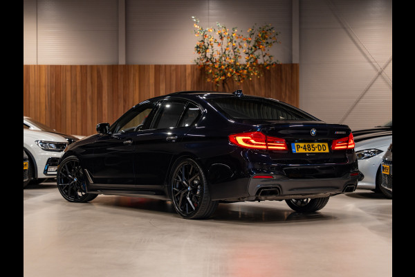 BMW 5 Serie M550i xDrive High Executive, Pano, ACC, 360 Cam, Hud, 21" Velgen, Voll Led, H&K, Ambiënte, Digi Dash, Voll Onderhoud