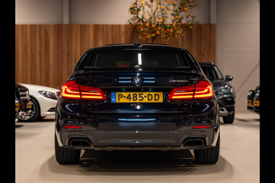 BMW 5 Serie M550i xDrive High Executive, Pano, ACC, 360 Cam, Hud, 21" Velgen, Voll Led, H&K, Ambiënte, Digi Dash, Voll Onderhoud