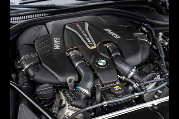 BMW 5 Serie M550i xDrive High Executive, Pano, ACC, 360 Cam, Hud, 21" Velgen, Voll Led, H&K, Ambiënte, Digi Dash, Voll Onderhoud