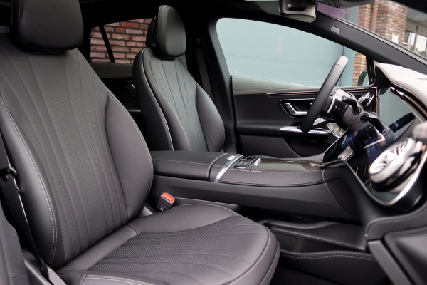 Mercedes-Benz EQE 350+ AMG Line Premium+ 96 kWh | Hyperscreen | Luchtvering | Achterasbesturing | Carbon | Distronic+ | Panoramadak | HUD | Verwarmd Stuurwiel | 22kW | Warmtepomp |