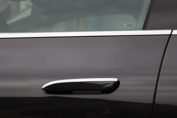 Mercedes-Benz EQE 350+ AMG Line Premium+ 96 kWh | Hyperscreen | Luchtvering | Achterasbesturing | Carbon | Distronic+ | Panoramadak | HUD | Verwarmd Stuurwiel | 22kW | Warmtepomp |