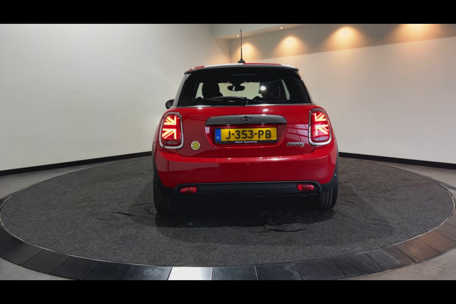 MINI Mini Electric Charged 33 kWh | achteruit rij camera | verwarmde voorstoelen | Soh (batterijcheck) Waarde 93,2 %