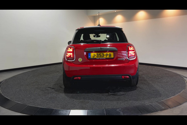 MINI Mini Electric Charged 33 kWh | achteruit rij camera | verwarmde voorstoelen | Soh (batterijcheck) Waarde 93,2 %