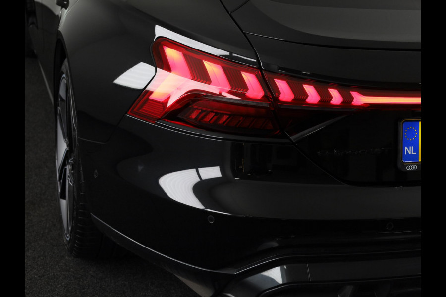 Audi e-tron GT GT 93 kWh 476pk | SOH 90% | Panoramadak | Adaptieve cruise controle | Verwarmbare voorstoelen| 20 inch lichtmetalen velgen