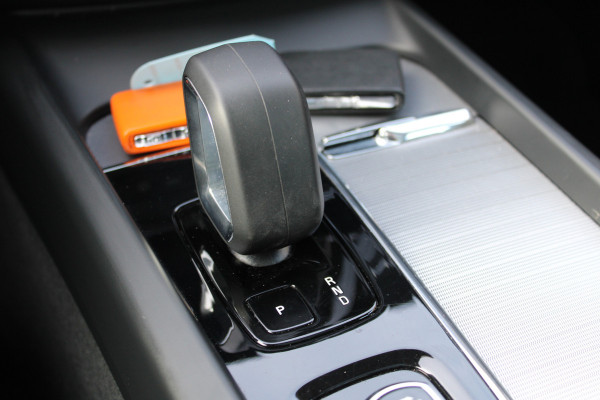 Volvo XC60 2.0 T6 PHEV hybrid SOh 99,6% AWD Core Bright LONG RANGE LEER PANO 49000KM!!!