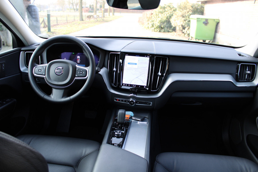 Volvo XC60 2.0 T6 PHEV hybrid SOh 99,6% AWD Core Bright LONG RANGE LEER PANO 49000KM!!!