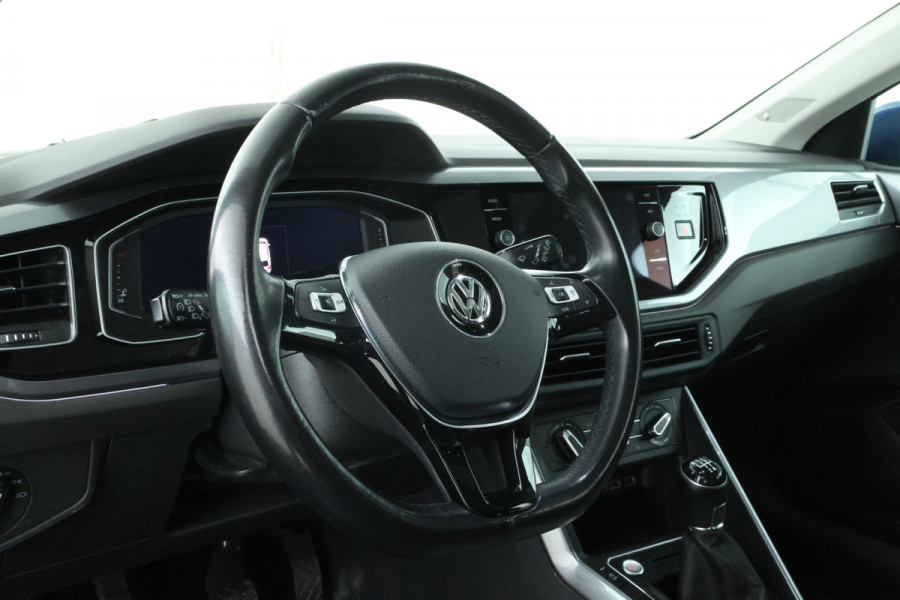 Volkswagen Polo 1.0 TSI Highline Business R Panorama Dak, Trekhaak, Digital Dash