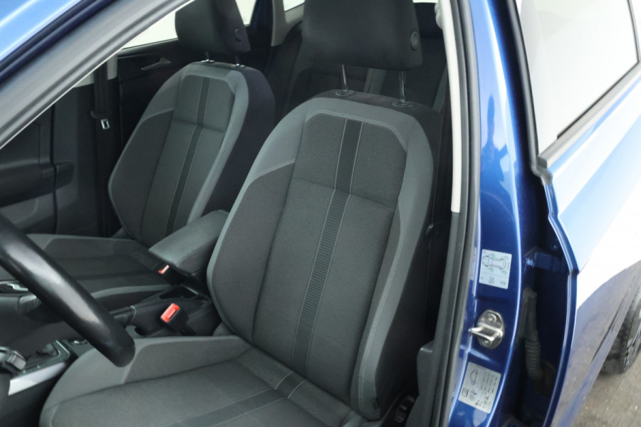 Volkswagen Polo 1.0 TSI Highline Business R Panorama Dak, Trekhaak, Digital Dash