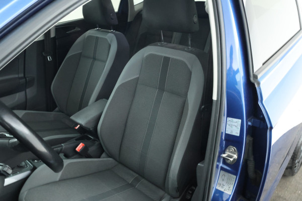 Volkswagen Polo 1.0 TSI Highline Business R Panorama Dak, Trekhaak, Digital Dash