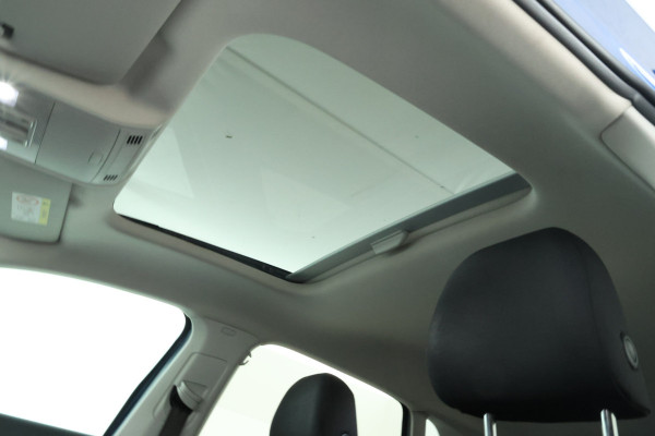 Volkswagen Polo 1.0 TSI Highline Business R Panorama Dak, Trekhaak, Digital Dash