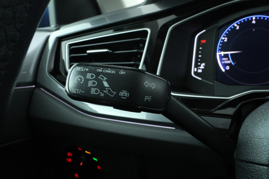 Volkswagen Polo 1.0 TSI Highline Business R Panorama Dak, Trekhaak, Digital Dash