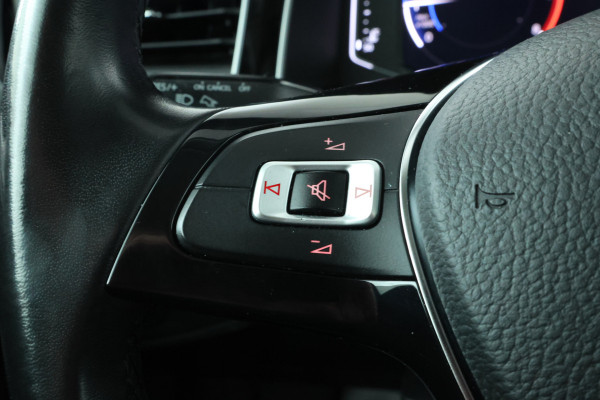 Volkswagen Polo 1.0 TSI Highline Business R Panorama Dak, Trekhaak, Digital Dash