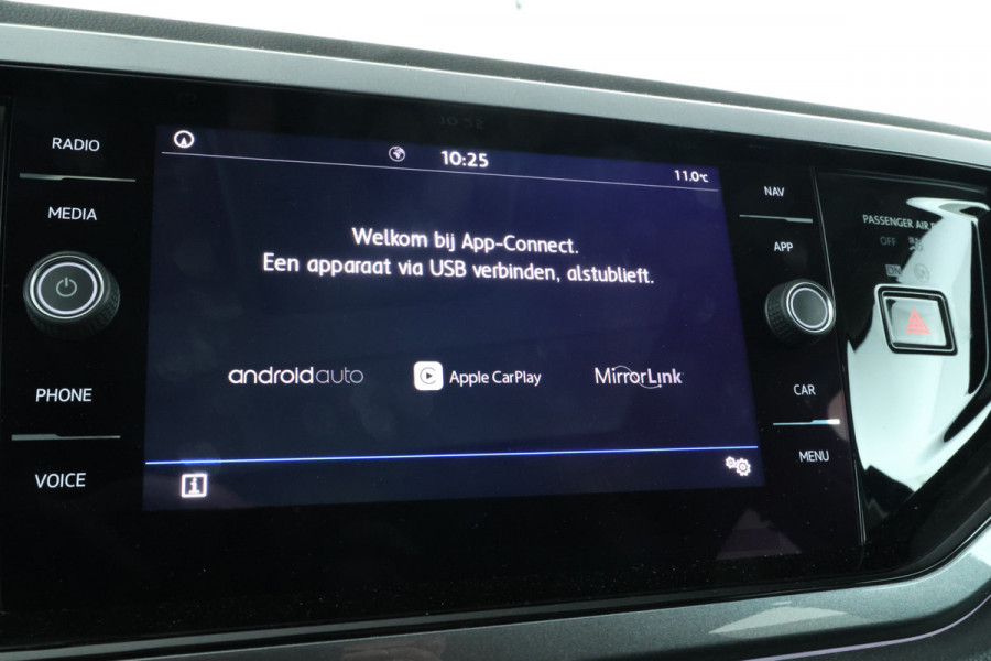 Volkswagen Polo 1.0 TSI Highline Business R Panorama Dak, Trekhaak, Digital Dash