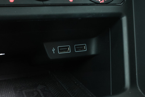 Volkswagen Polo 1.0 TSI Highline Business R Panorama Dak, Trekhaak, Digital Dash