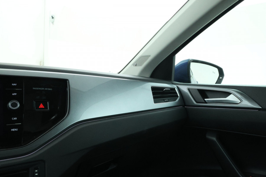 Volkswagen Polo 1.0 TSI Highline Business R Panorama Dak, Trekhaak, Digital Dash