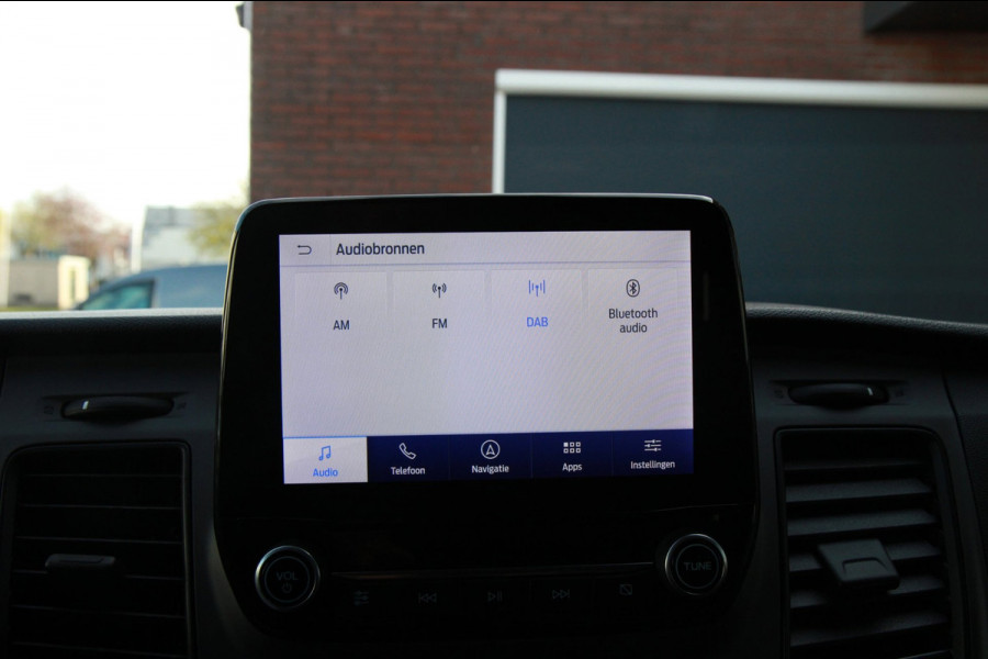 Ford Transit Custom 300 2.0 TDCI L1H1 130PK Automaat Trend / Camera / Trekhaak / Sync 3