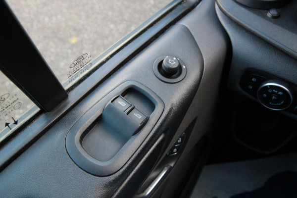 Ford Transit Custom 300 2.0 TDCI L1H1 130PK Automaat Trend / Camera / Trekhaak / Sync 3