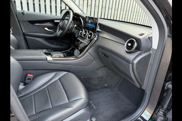 Mercedes-Benz GLC 200 / Panodak / Leer / Camera / Facelift