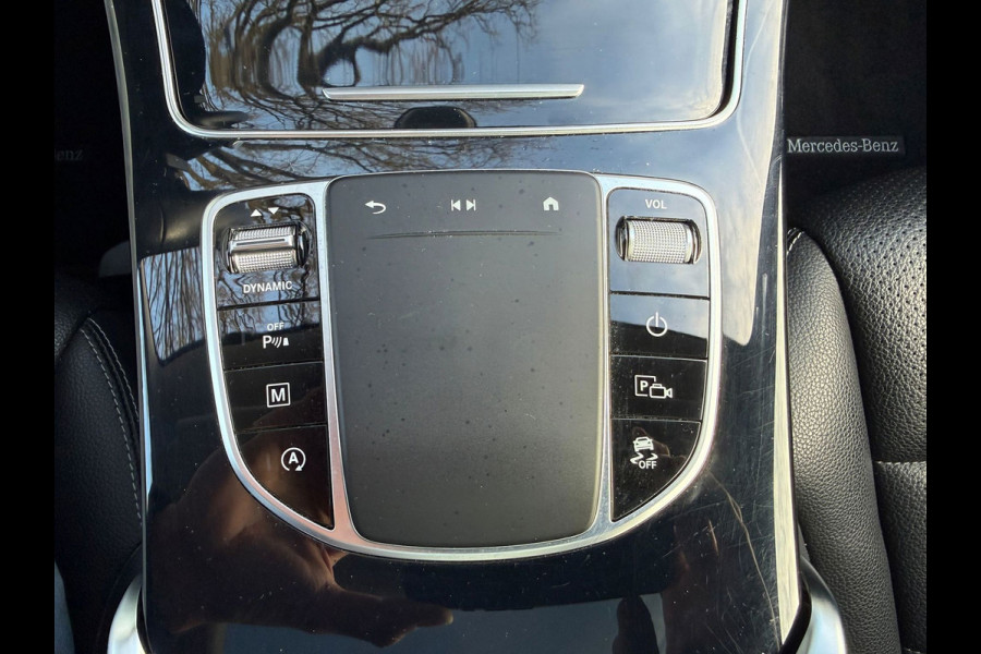 Mercedes-Benz GLC 200 / Panodak / Leer / Camera / Facelift