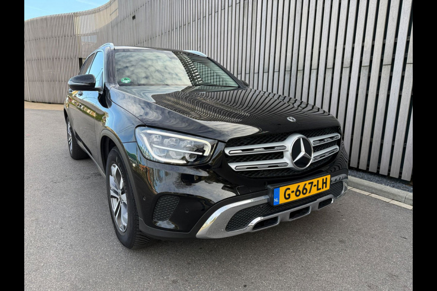 Mercedes-Benz GLC 200 / Panodak / Leer / Camera / Facelift