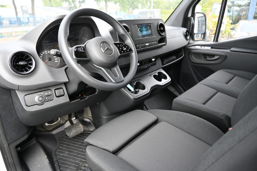 Mercedes-Benz Sprinter 319 CDI L2H1 4x4 LED, Trekhaak, MBUX met camera en parkeerpakket