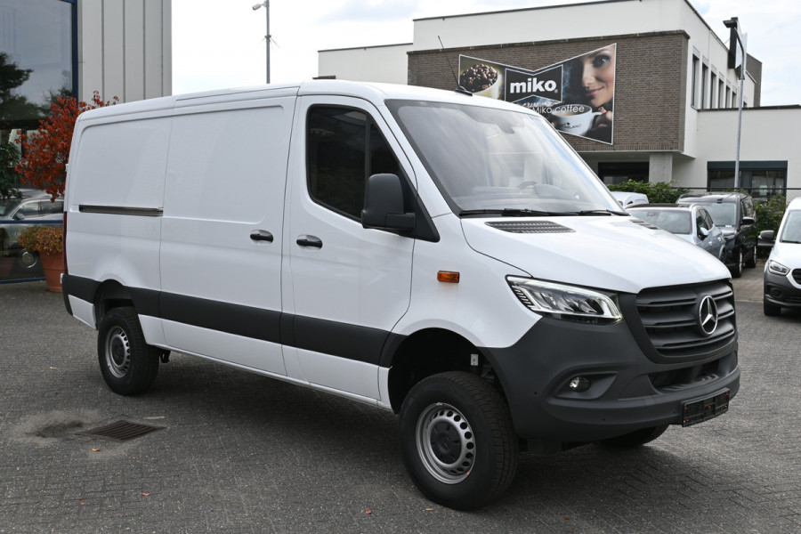 Mercedes-Benz Sprinter 319 CDI L2H1 4x4 LED, Trekhaak, MBUX met camera en parkeerpakket