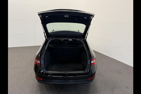 Škoda Superb Combi 1.5 TSI ACT Business Edition Airco ECC Navi Carplay Virtual Cockpit Full LED PDC A Keyless Go Cruise Control Privacy Glass