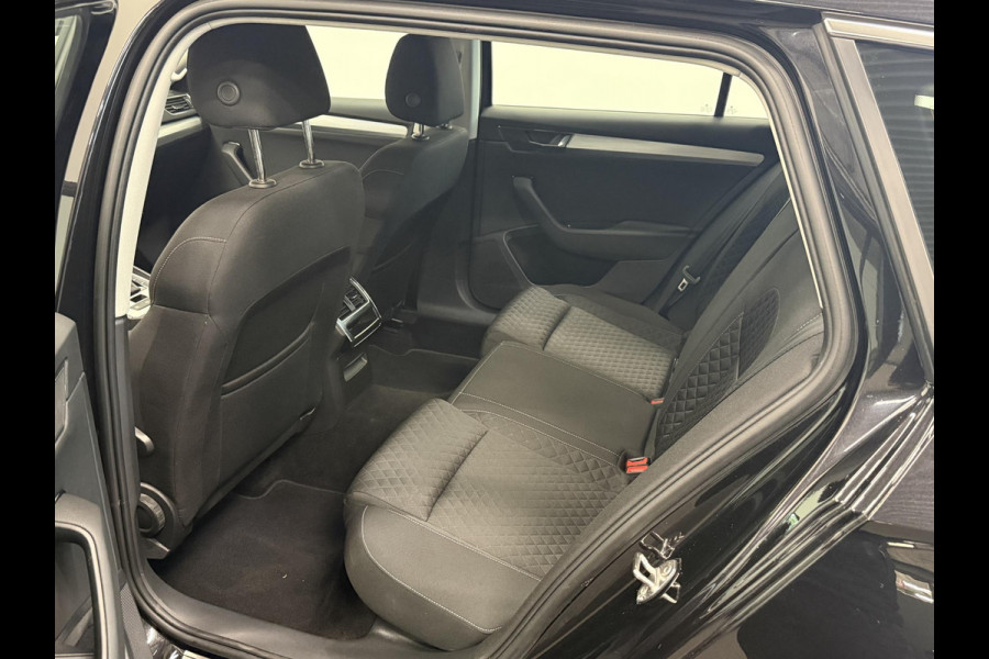 Škoda Superb Combi 1.5 TSI ACT Business Edition Airco ECC Navi Carplay Virtual Cockpit Full LED PDC A Keyless Go Cruise Control Privacy Glass