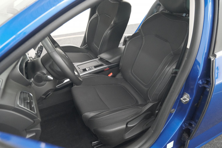 Renault Mégane Estate TCe 140 EDC Techno | Trekhaak | Camera | Navigatie | 9.3 Inch Groot Scherm